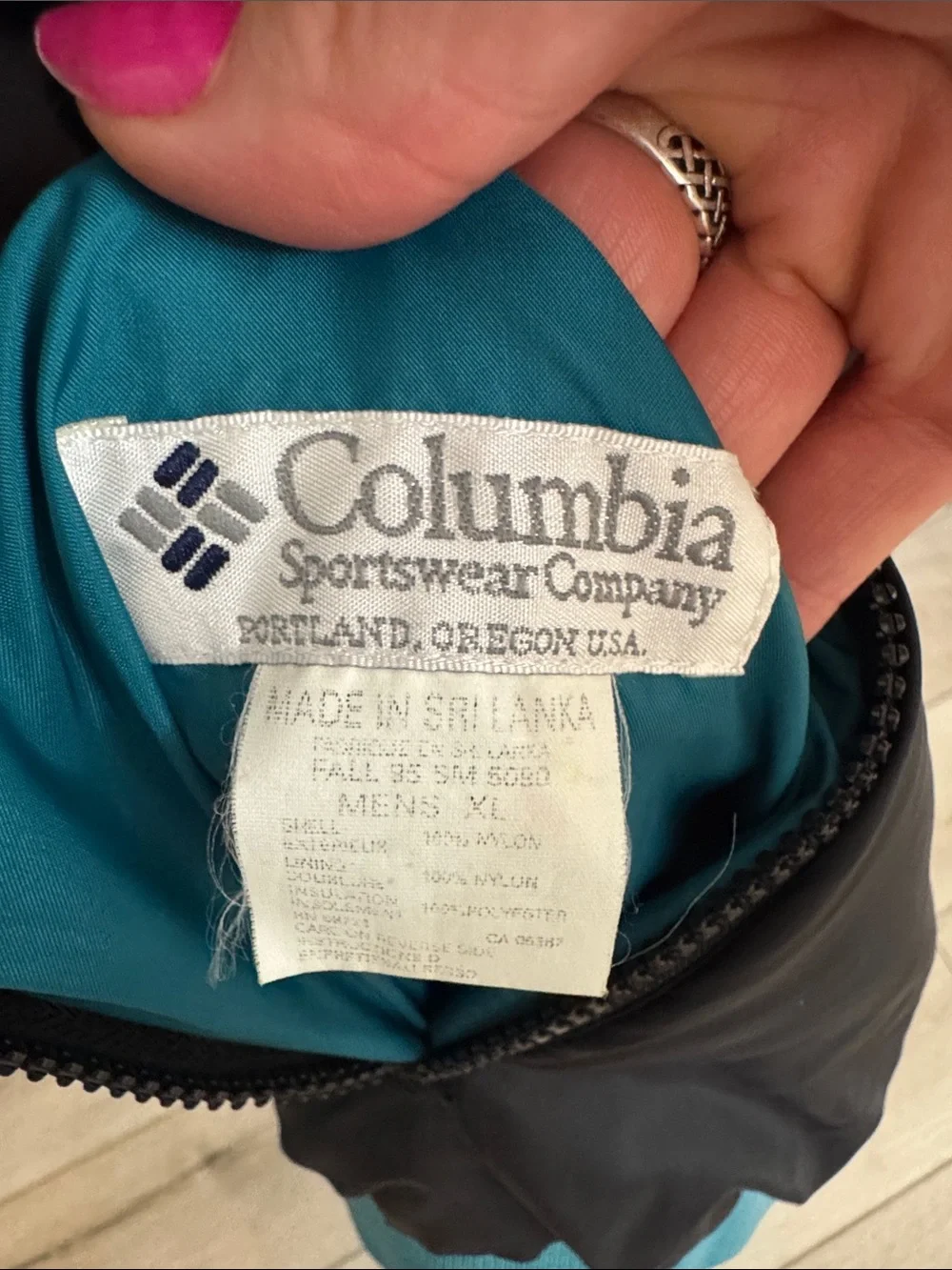 Vintage Columbia Men's or Women’sTeal and Black Reversible Puffy Zip Jacket size